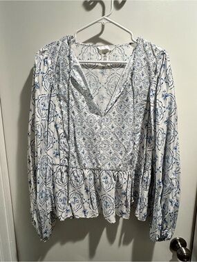 H&M White and Blue Printed V-Neck Peplum Tunic
